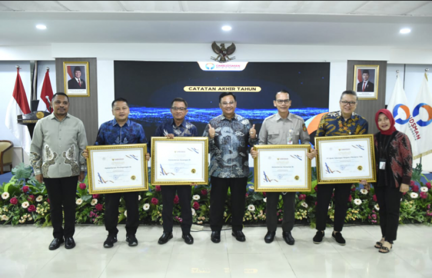 Responsif Atasi Permasalahan Pupuk Bersubsidi, Kementan Raih Penghargaan Ombudsman untuk Pengawasan Pelayanan Publik